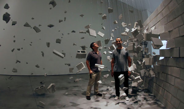 'Frío Estudio del Desastre' (2005), a sculpture/installation by Los Carpinteros
