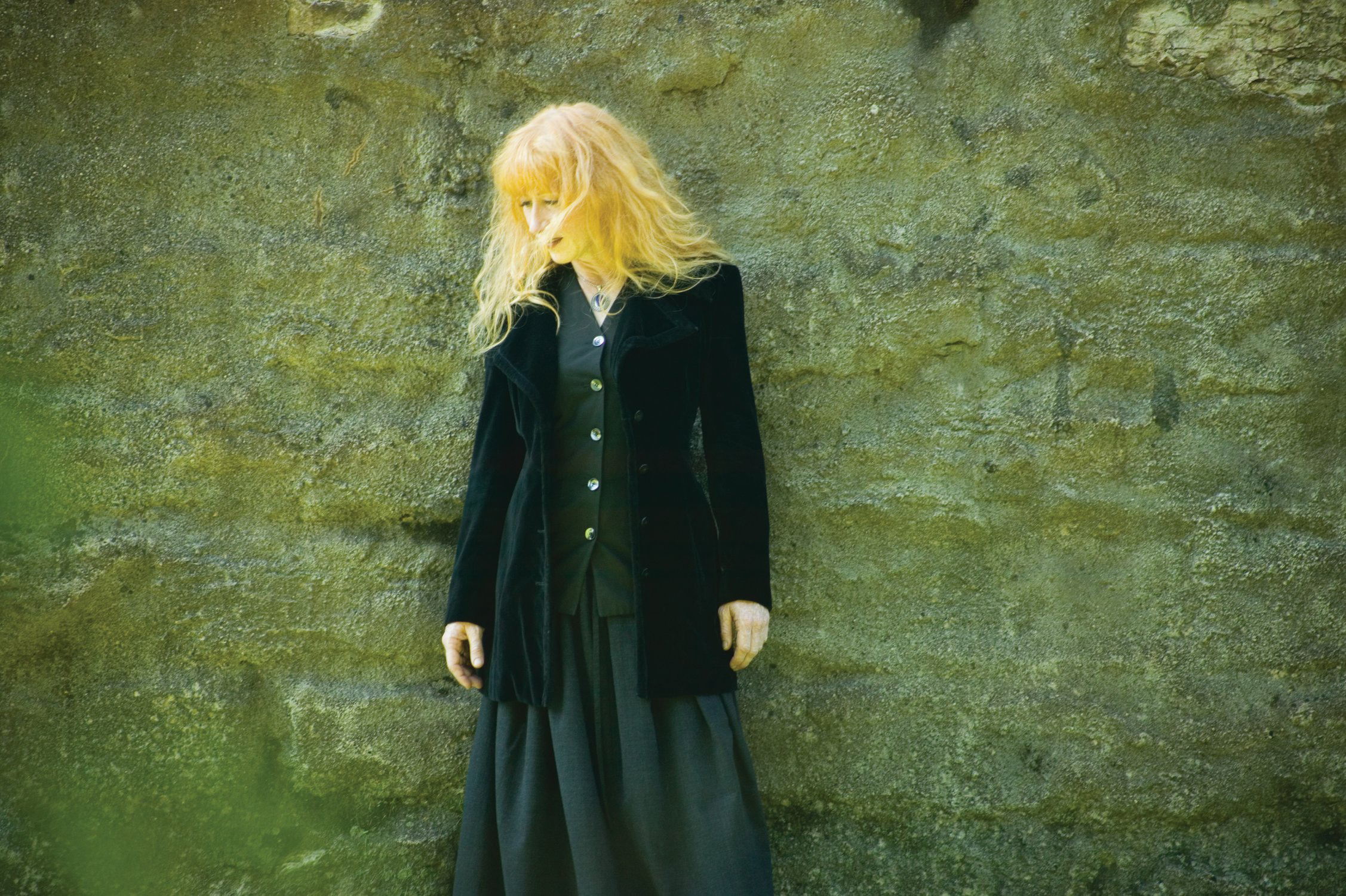 midweek-music-break-loreena-mckennitt-down-by-the-sally-gardens